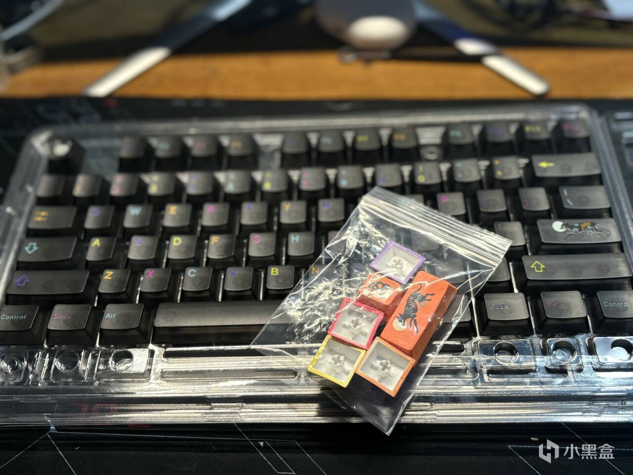 全铝套件搭配上薄荷糖的键帽？难道说！我是客制化高手？？？