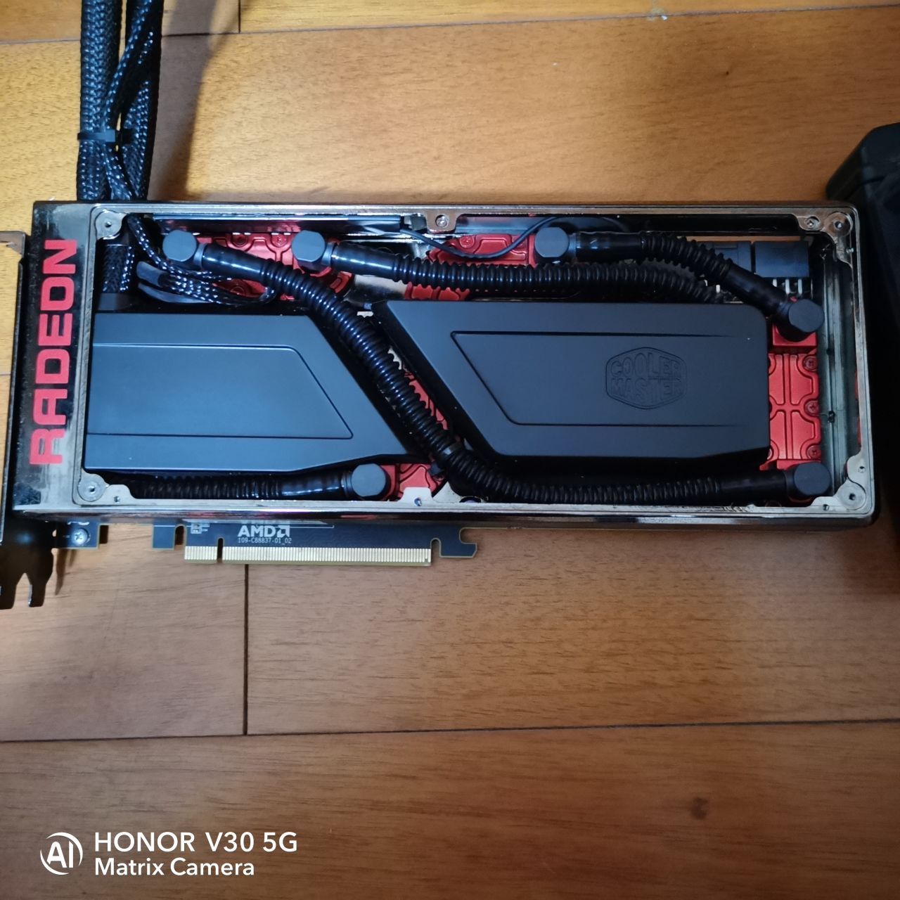 Radeon Pro Duo,消费级双芯显卡的最后绝唱-第5张