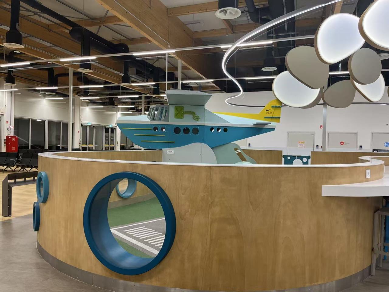 罗马旅游的最后一站，我造访了当年凯撒遇刺的银塔广场