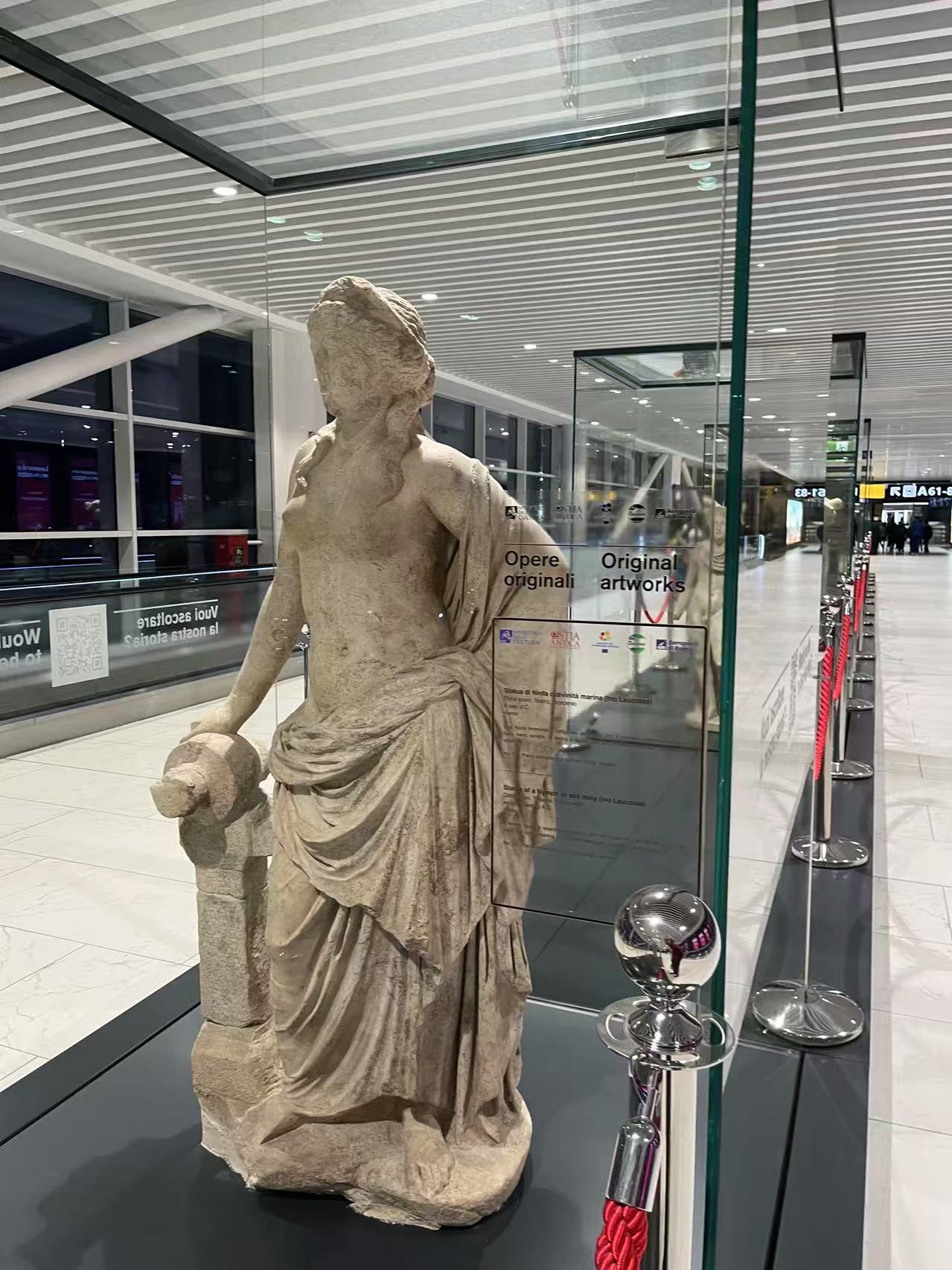 罗马旅游的最后一站，我造访了当年凯撒遇刺的银塔广场