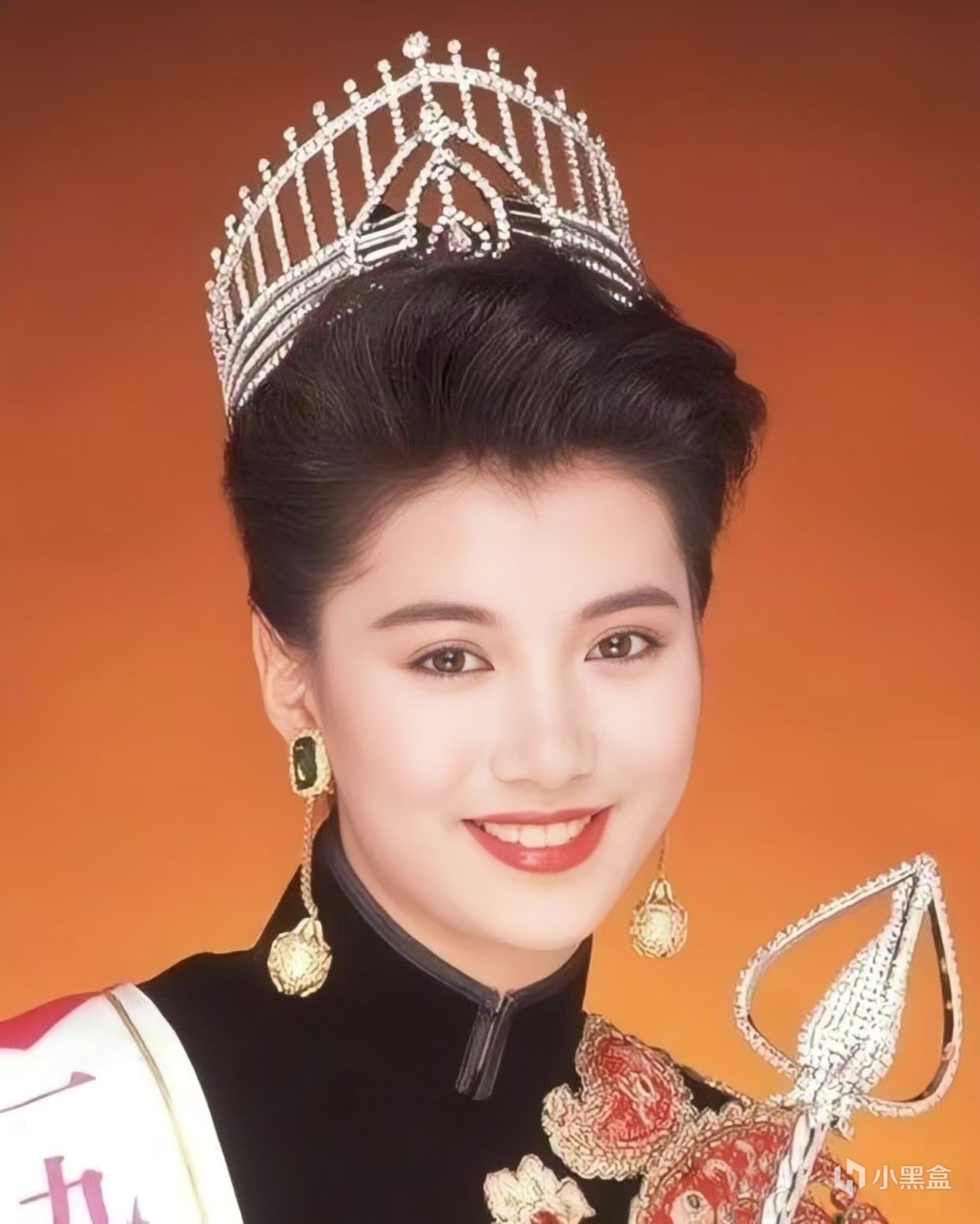 袁咏仪：荆棘与玫瑰交织的“港岛烈女”