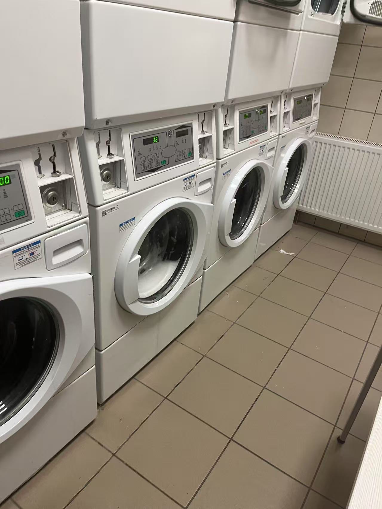 在宿舍楼洗衣机坏掉的那一天，我收获了一位匈牙利挚友