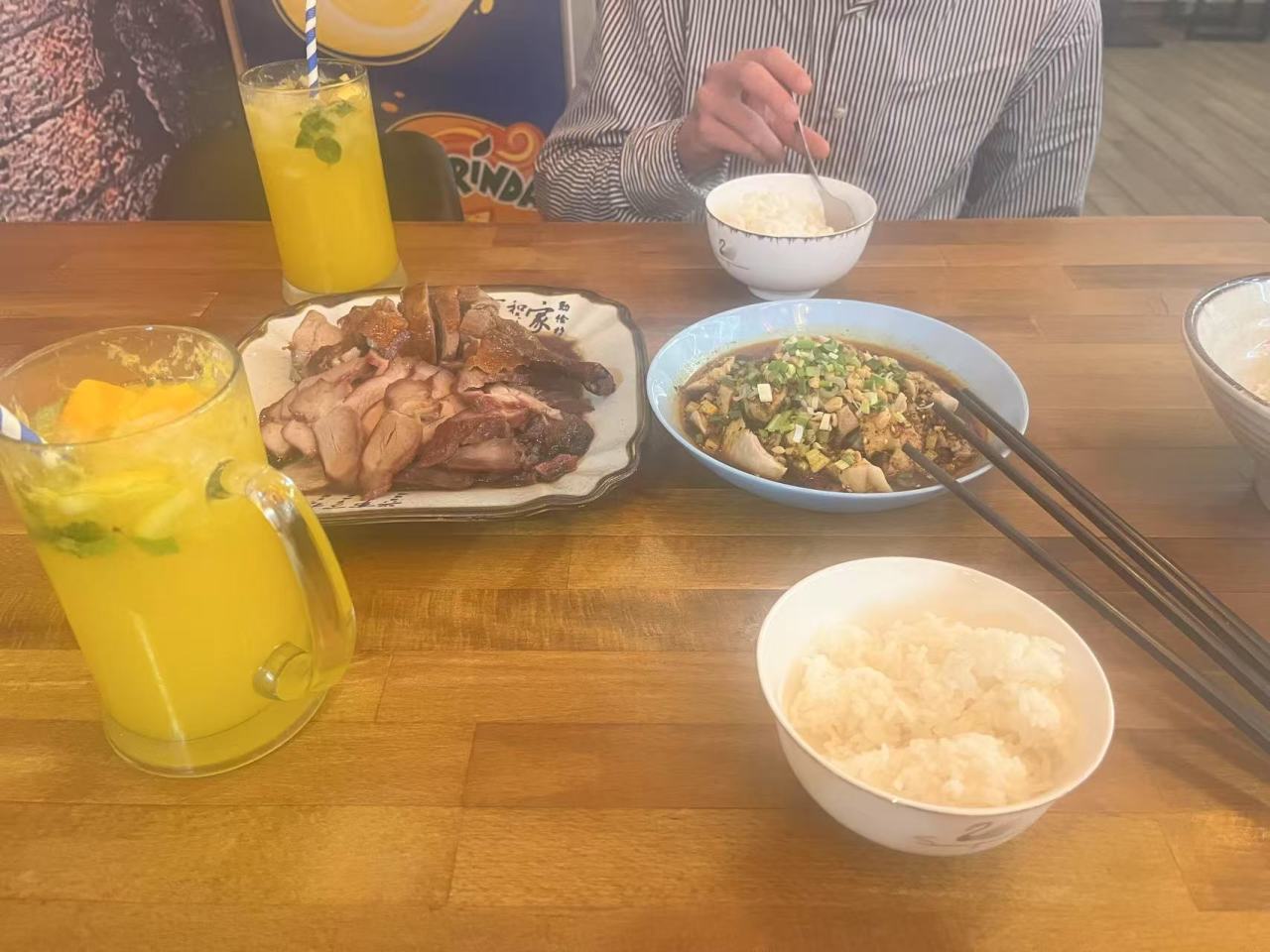 在宿舍楼洗衣机坏掉的那一天，我收获了一位匈牙利挚友