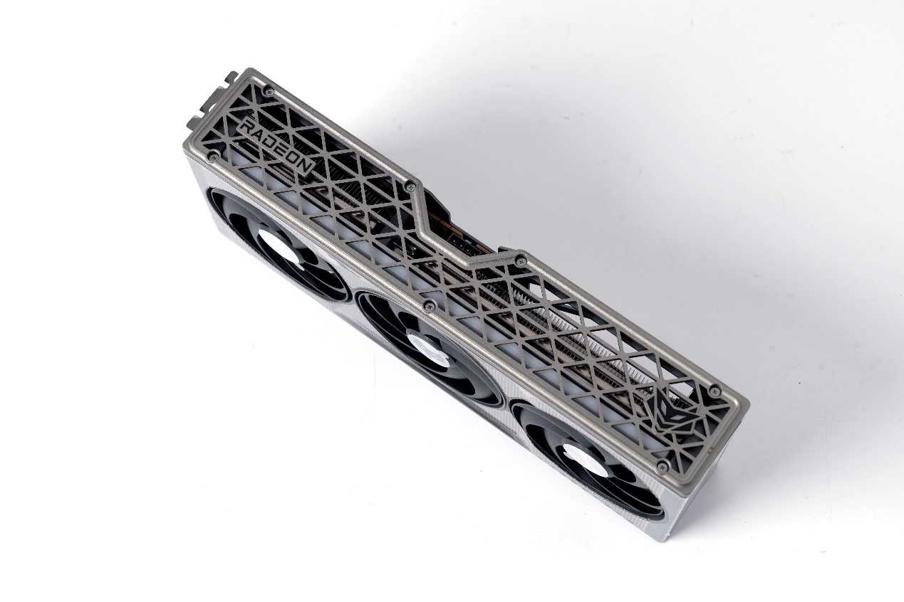 3000多块，显存被偷？？2025年了，打游戏到底需要多大显存？