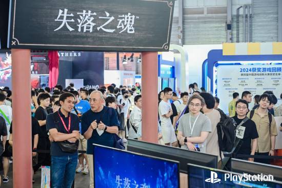 《失落之魂》制作人杨冰近照白发明显粉丝直呼:心疼