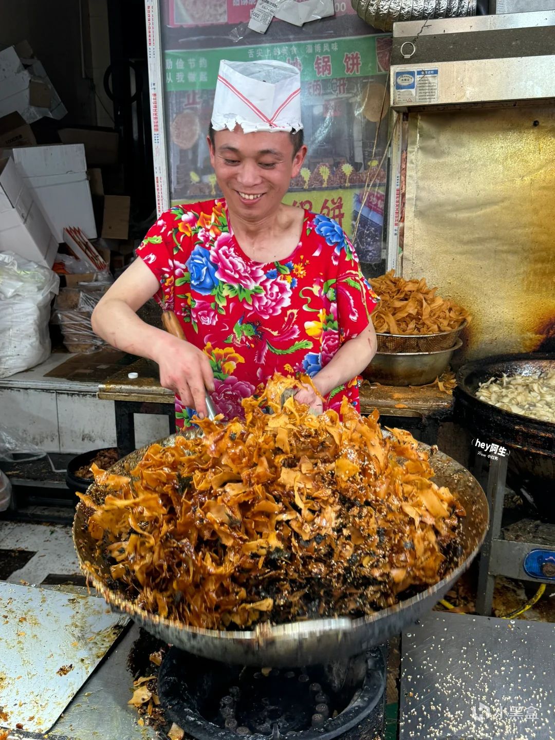 全网四位爆火的小摊老板