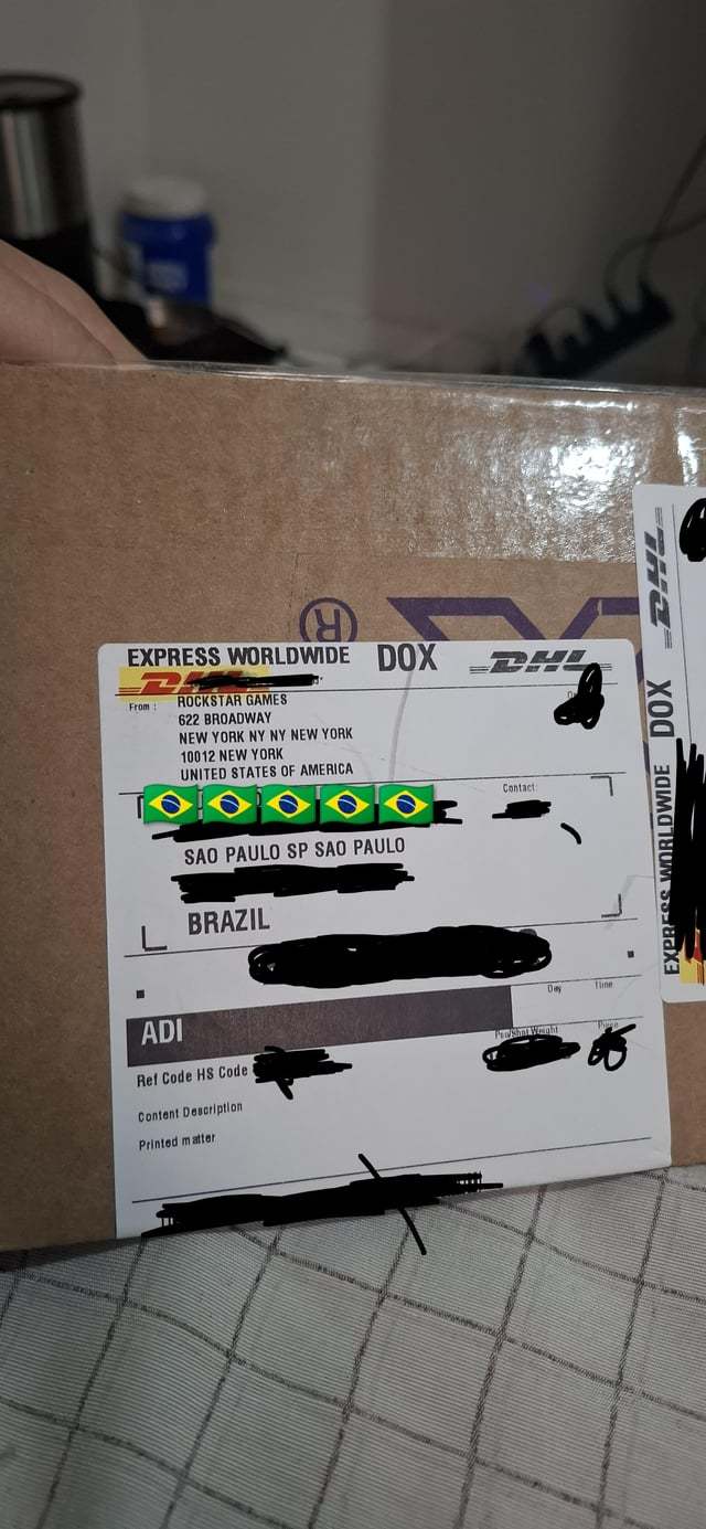 r/GTA6unmoderated - I sent a shot-in-the-dark email to Rockstar Games asking for a GTA VI poster, and they actually shipped one from their NYC office!